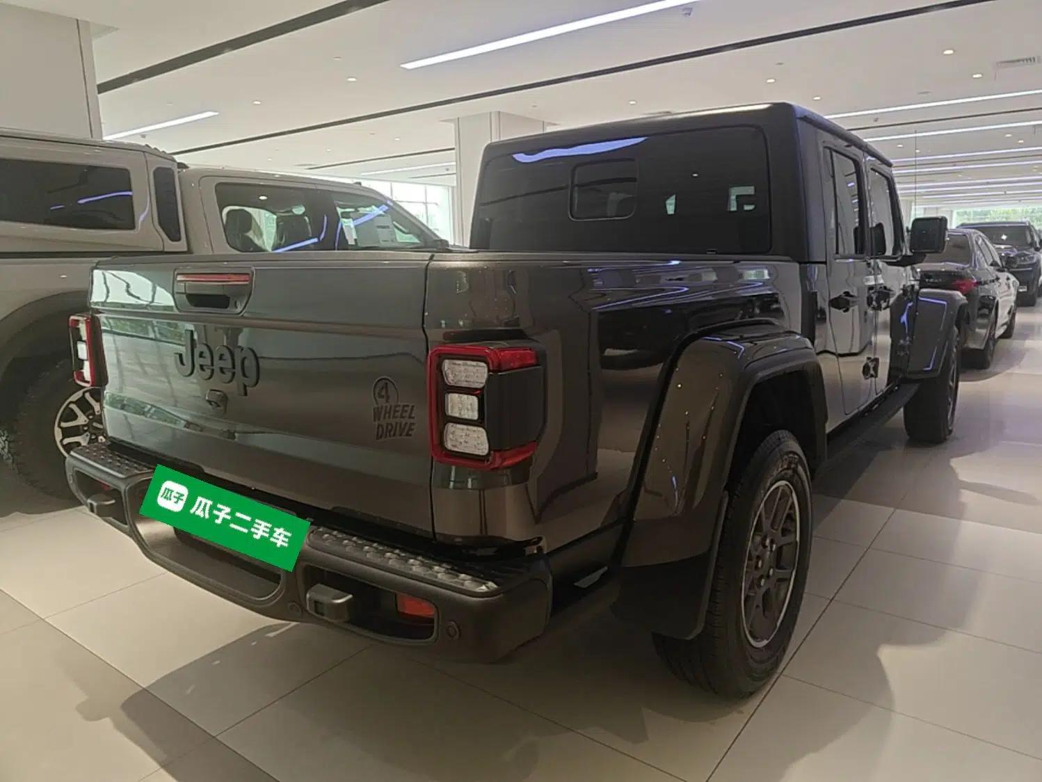 Jeep Gladiator 2022 3.6L Pioneer Edition — миниатюра 6