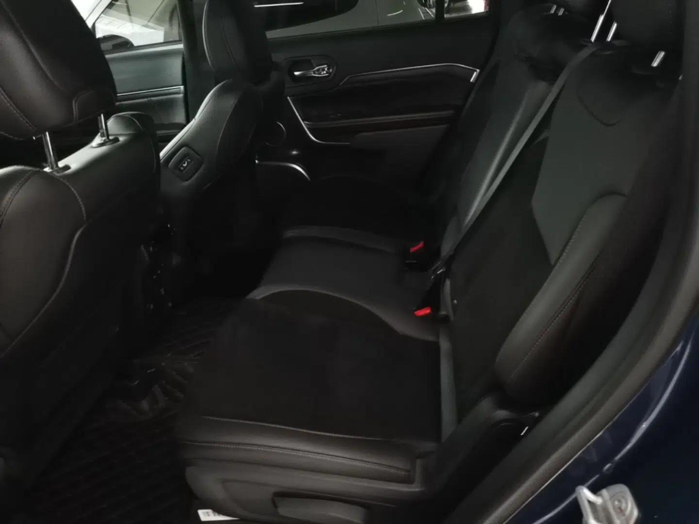 Jeep Grand Commander 2018 2.0T Four-Wheel Drive Luxury Edition China V Emission Standard — миниатюра 25