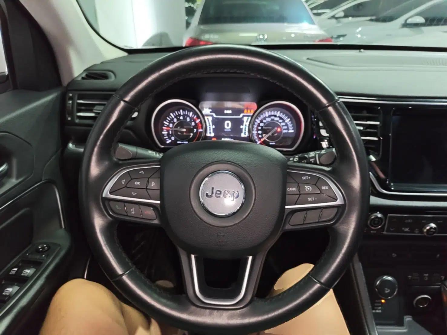 Jeep Commander 2018 2.0T Four-Wheel Drive Prestige Edition China V — миниатюра 18