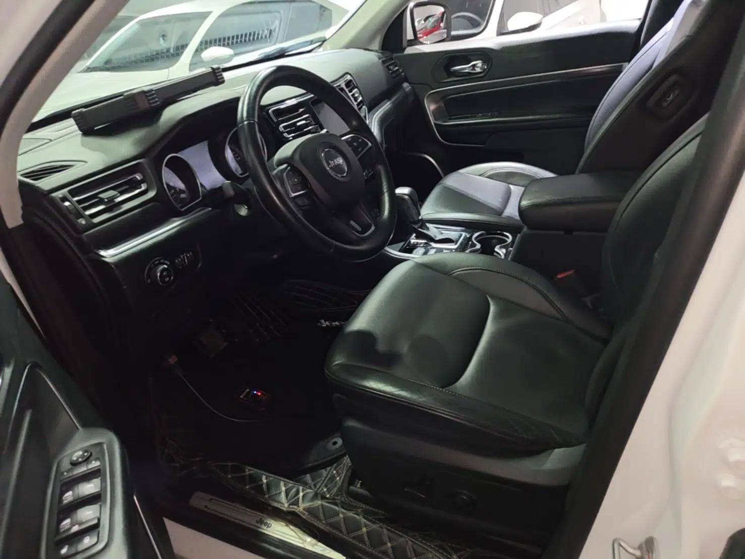 Jeep Commander 2018 2.0T Four-Wheel Drive Prestige Edition China V — миниатюра 22