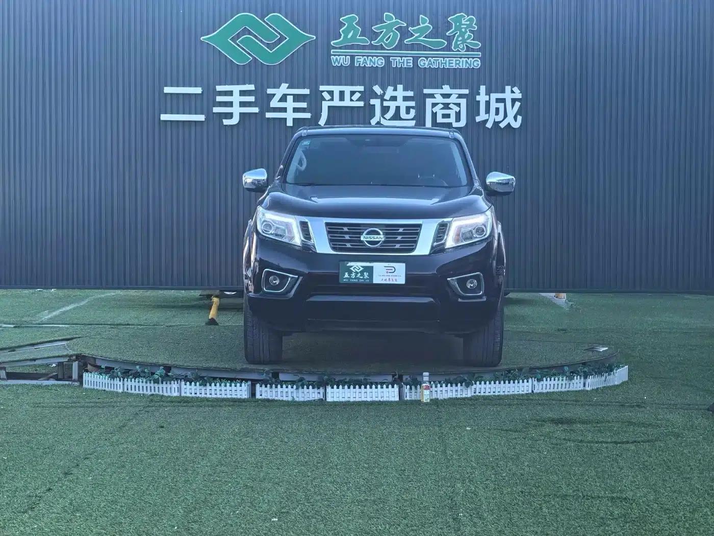 2017 Navara 2.5L Automatic 4WD Luxury Edition QR25 — миниатюра 2