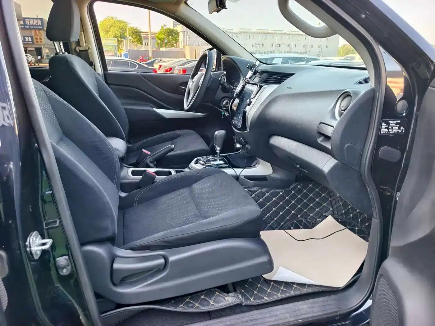 2017 Navara 2.5L Automatic 4WD Luxury Edition QR25 — миниатюра 15