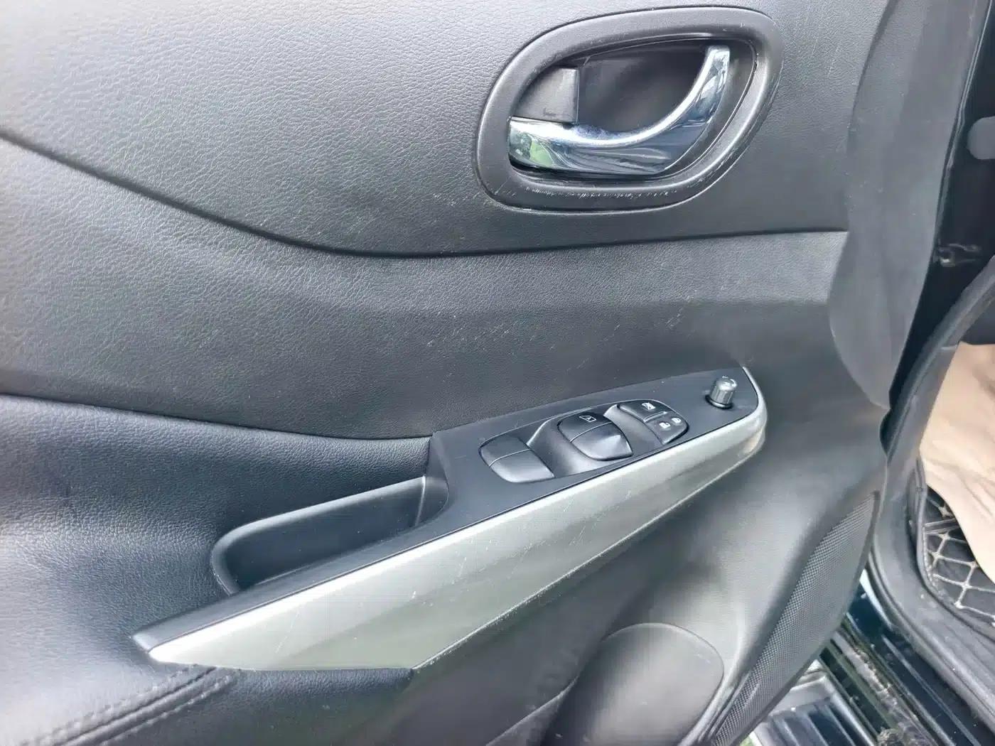 2017 Navara 2.5L Automatic 4WD Luxury Edition QR25 — миниатюра 8