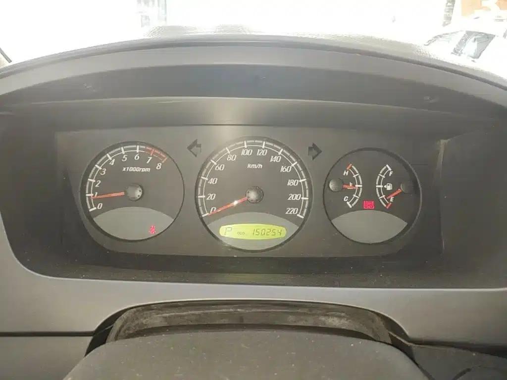 Roewe W5 2014 1.8T 2WD Automatic Shengyu Special Edition — миниатюра 12