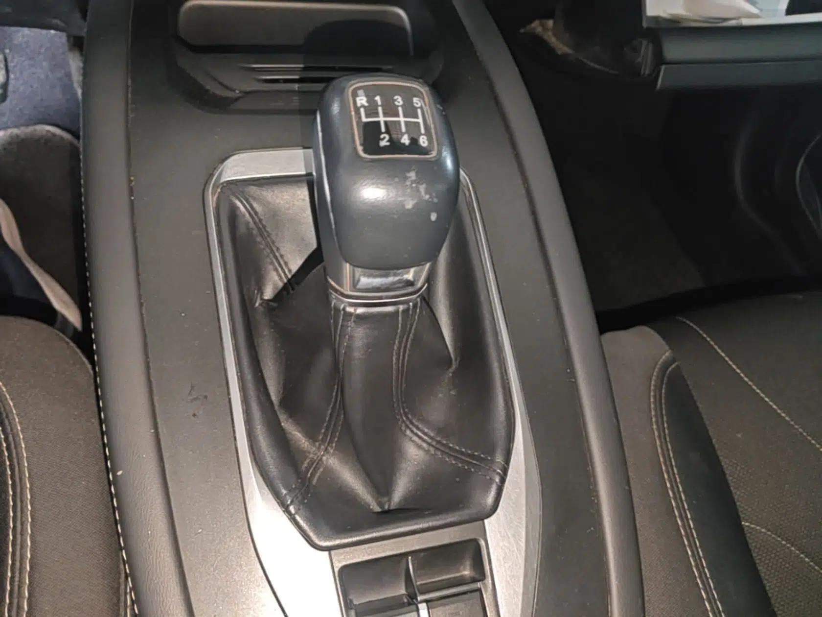 JETOUR X70M 2022 1.5T Manual Advanced Partner Version 5 Seats — миниатюра 16