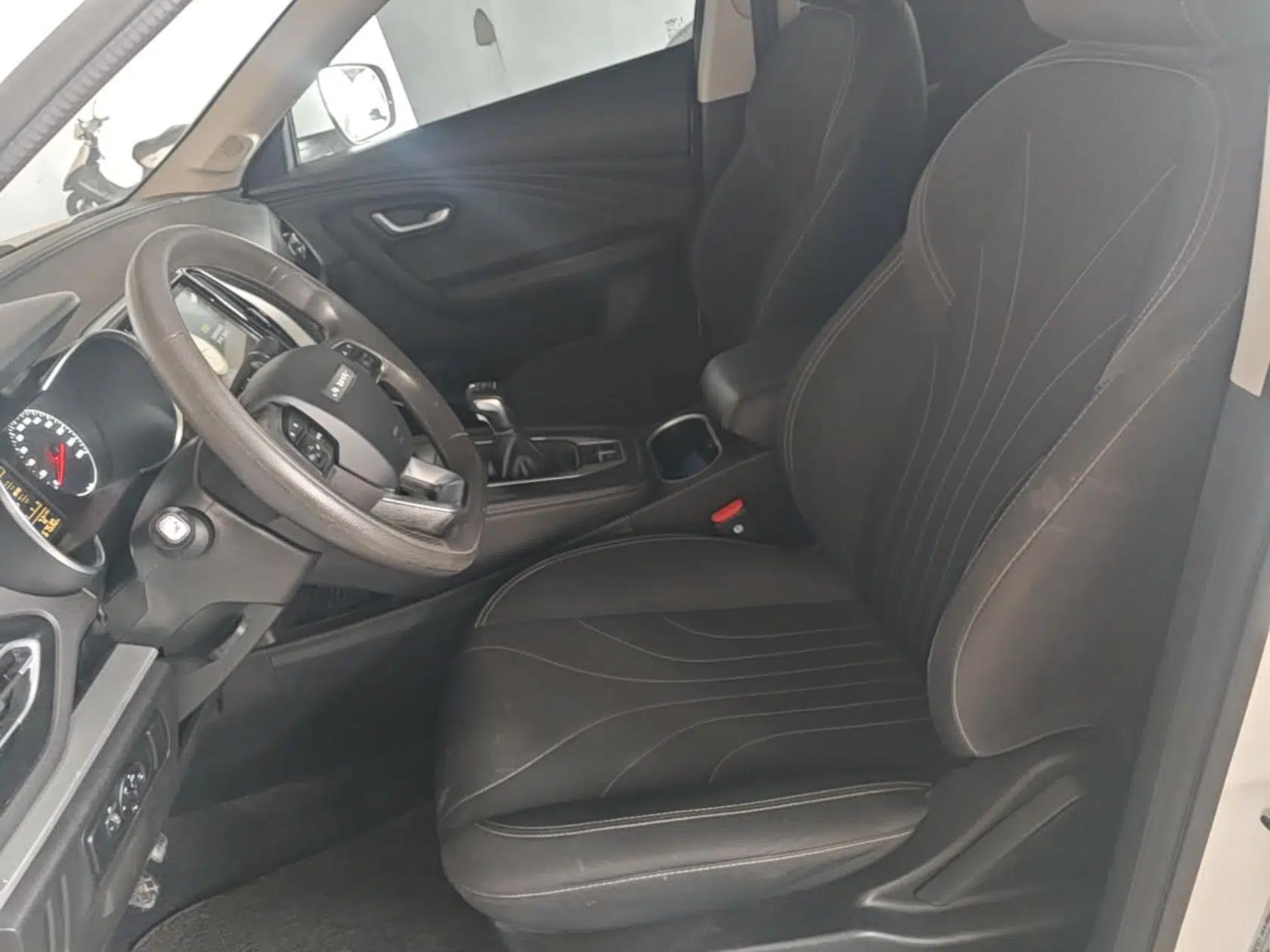 JETOUR X70M 2022 1.5T Manual Advanced Partner Version 5 Seats — миниатюра 17