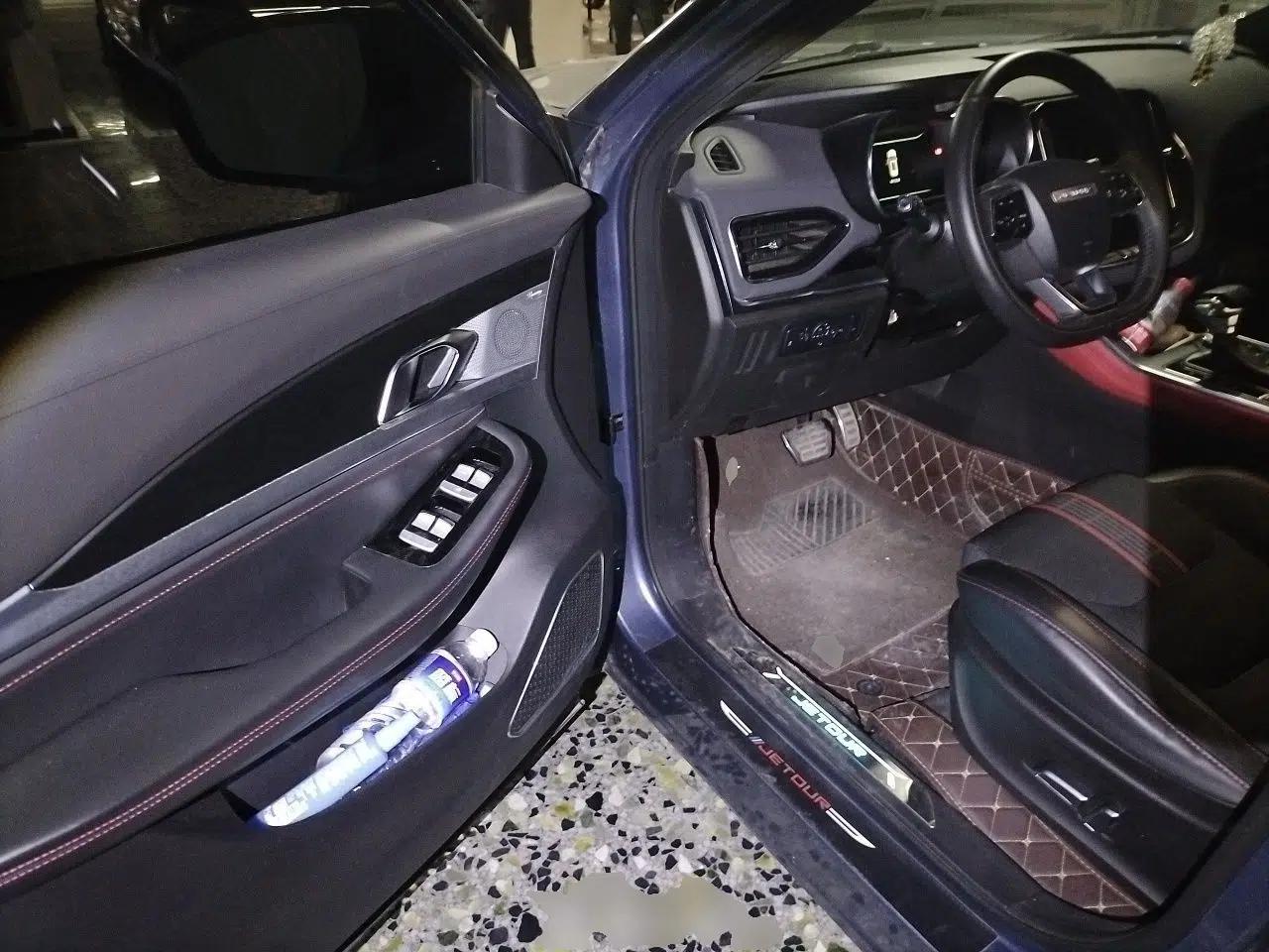JETOUR X70 Coupe 2020 1.6T DCT CoolFuel 6-Seater — миниатюра 16