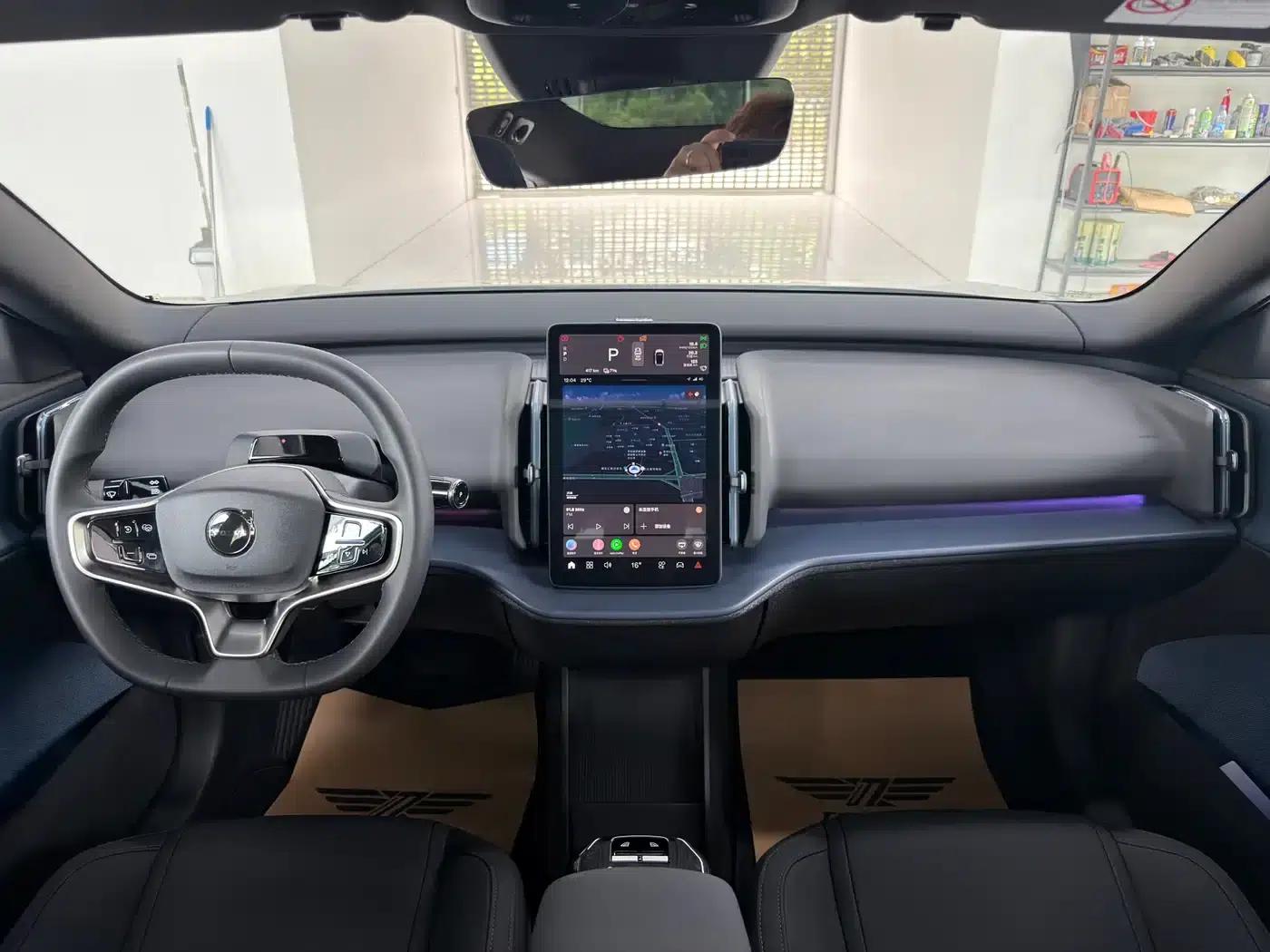 Volvo EX30 2025 Rear-Wheel Drive Long Range Plus — миниатюра 12
