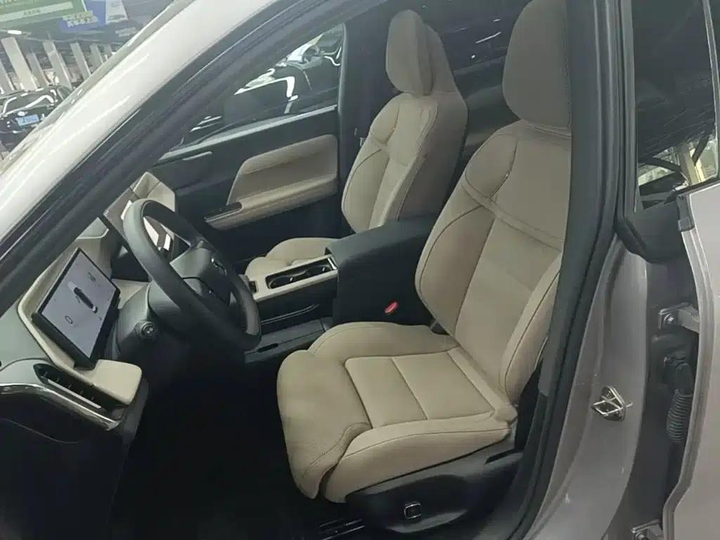 2026 Volvo XC70 Plug-in Hybrid, All-Wheel Drive, Extended Range Plus — миниатюра 15