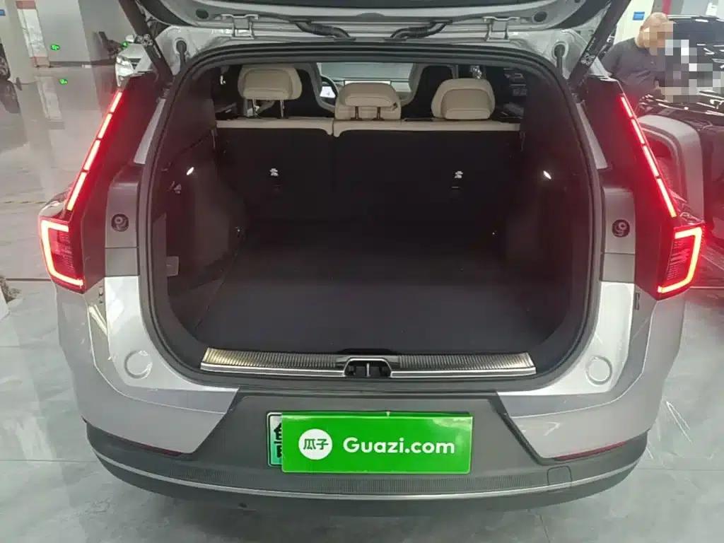 2026 Volvo XC70 Plug-in Hybrid, All-Wheel Drive, Extended Range Plus — миниатюра 19