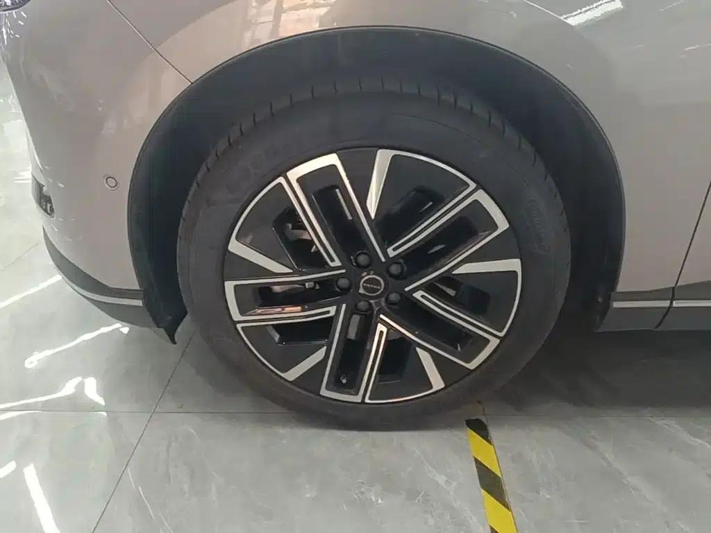 2026 Volvo XC70 Plug-in Hybrid, All-Wheel Drive, Extended Range Plus — миниатюра 23