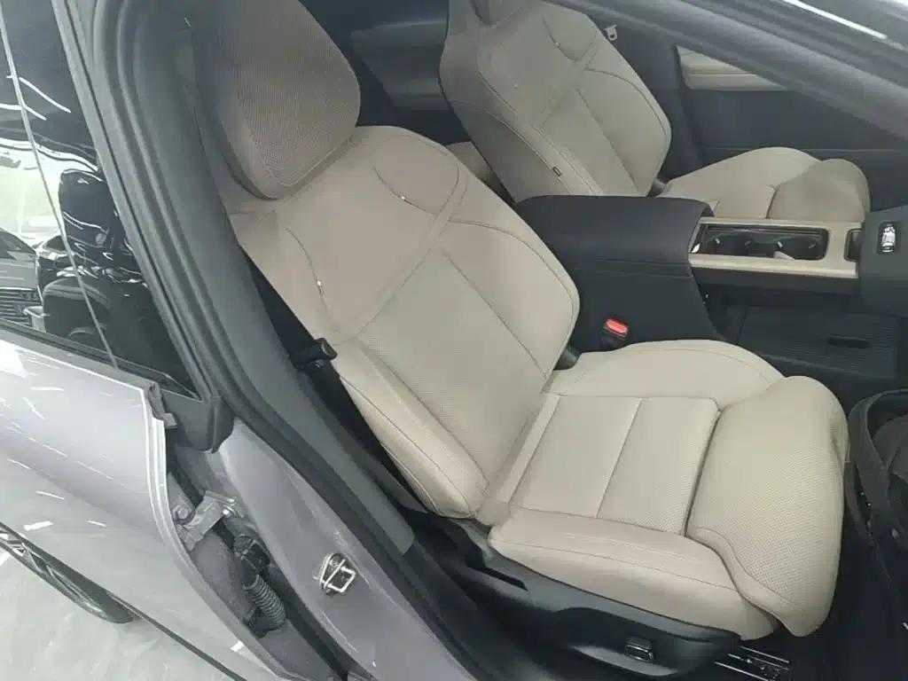 2026 Volvo XC70 Plug-in Hybrid, All-Wheel Drive, Extended Range Plus — миниатюра 25