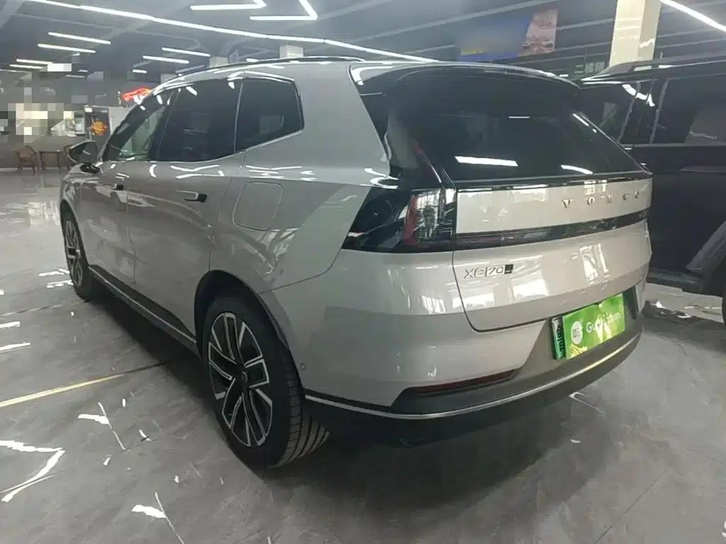 2026 Volvo XC70 Plug-in Hybrid, All-Wheel Drive, Extended Range Plus — миниатюра 5