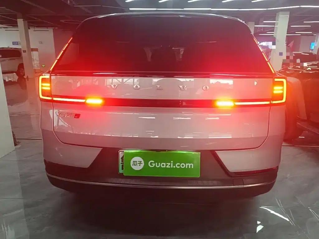 2026 Volvo XC70 Plug-in Hybrid, All-Wheel Drive, Extended Range Plus — миниатюра 6