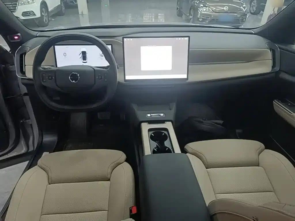 2026 Volvo XC70 Plug-in Hybrid, All-Wheel Drive, Extended Range Plus — миниатюра 10