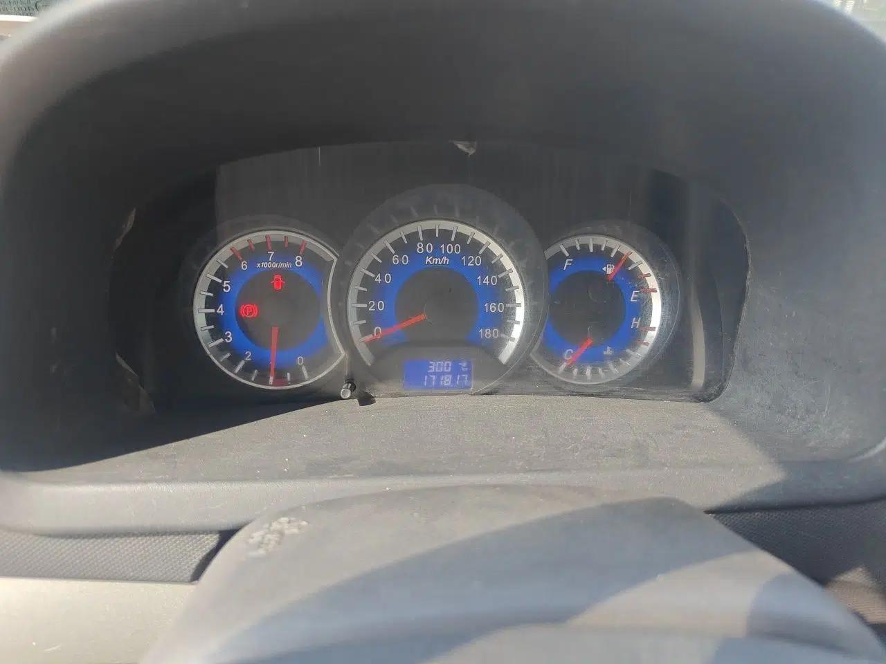 Suzuki Wagon R 2015 1.4L Manual All-Around Upgrade Version — миниатюра 11