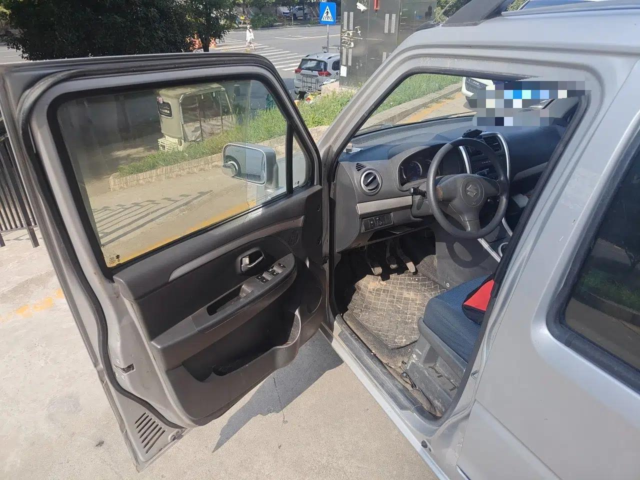 Suzuki Wagon R 2015 1.4L Manual All-Around Upgrade Version — миниатюра 16