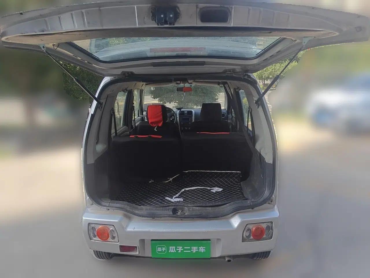 Suzuki Wagon R 2015 1.4L Manual All-Around Upgrade Version — миниатюра 19