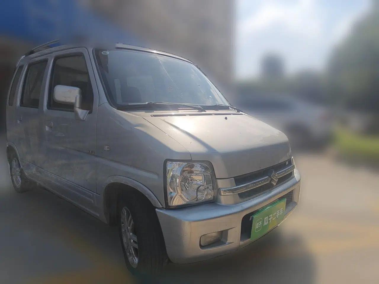 Suzuki Wagon R 2015 1.4L Manual All-Around Upgrade Version — миниатюра 3