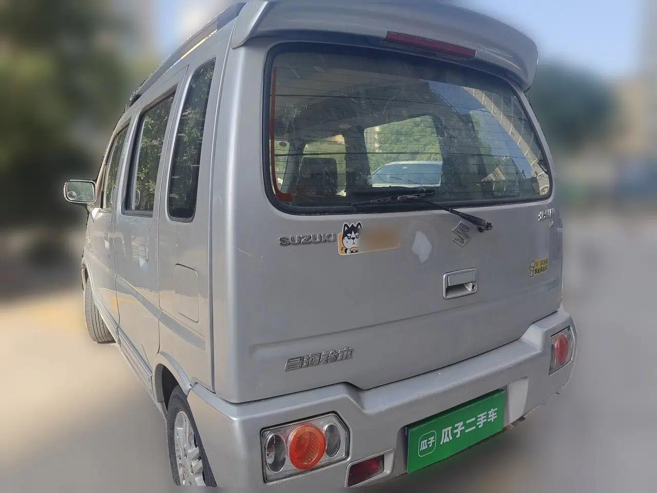 Suzuki Wagon R 2015 1.4L Manual All-Around Upgrade Version — миниатюра 4