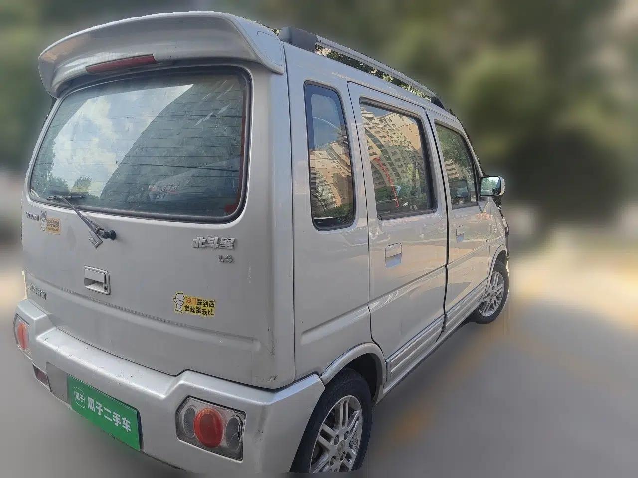 Suzuki Wagon R 2015 1.4L Manual All-Around Upgrade Version — миниатюра 6