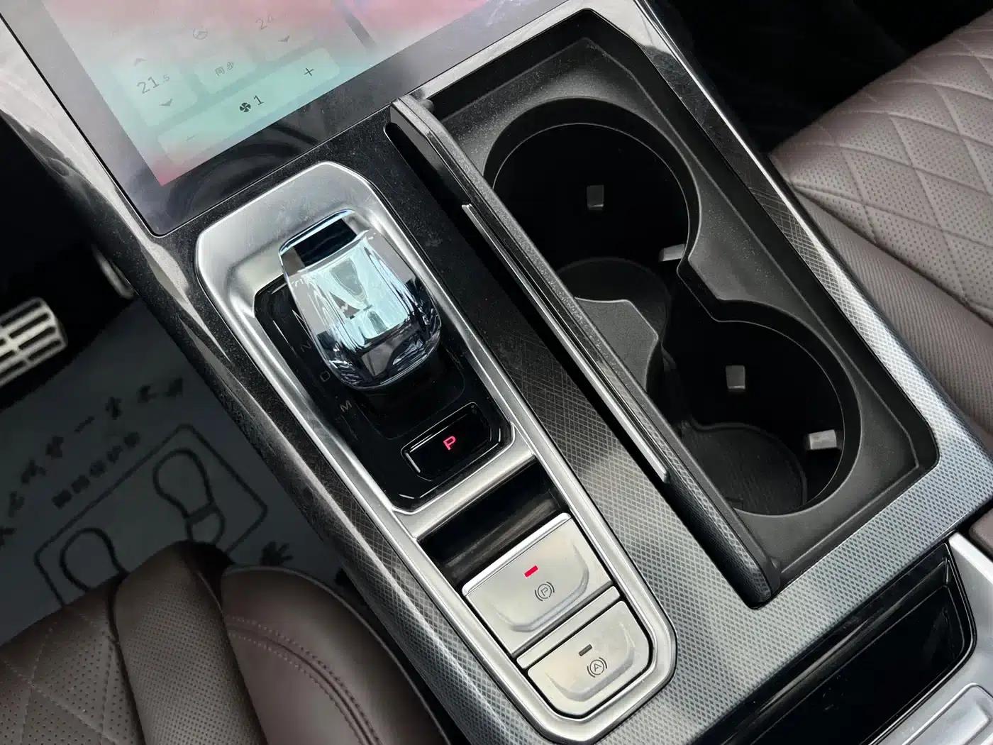 Wey brand Mocha 2021 2.0T 2WD Special Edition — миниатюра 11