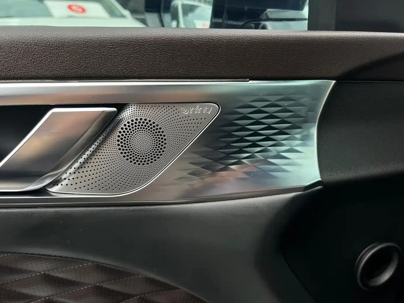 Wey brand Mocha 2021 2.0T 2WD Special Edition — миниатюра 15
