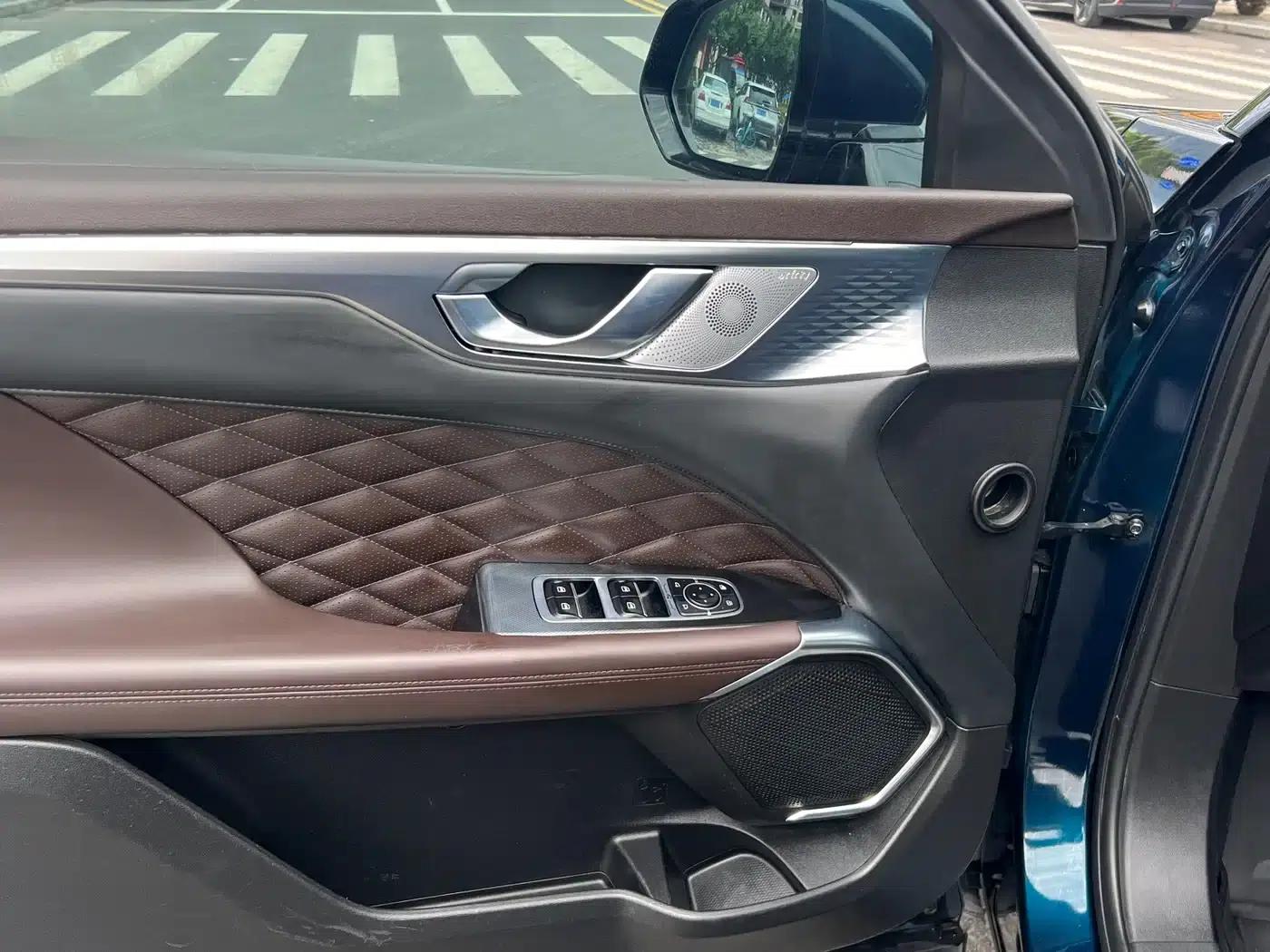 Wey brand Mocha 2021 2.0T 2WD Special Edition — миниатюра 5