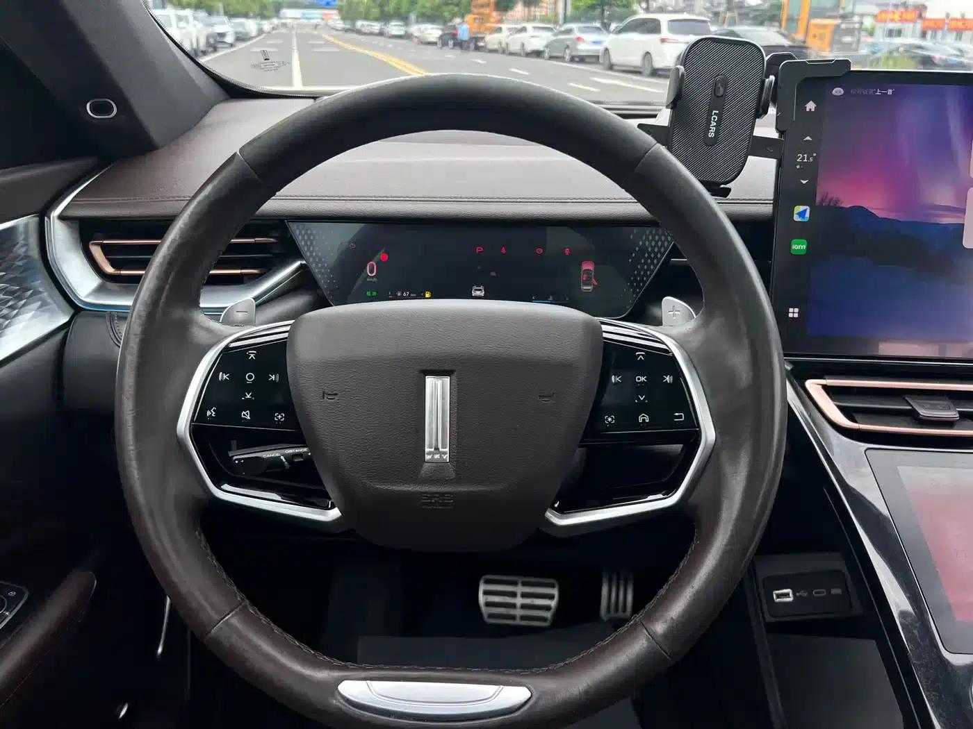 Wey brand Mocha 2021 2.0T 2WD Special Edition — миниатюра 10