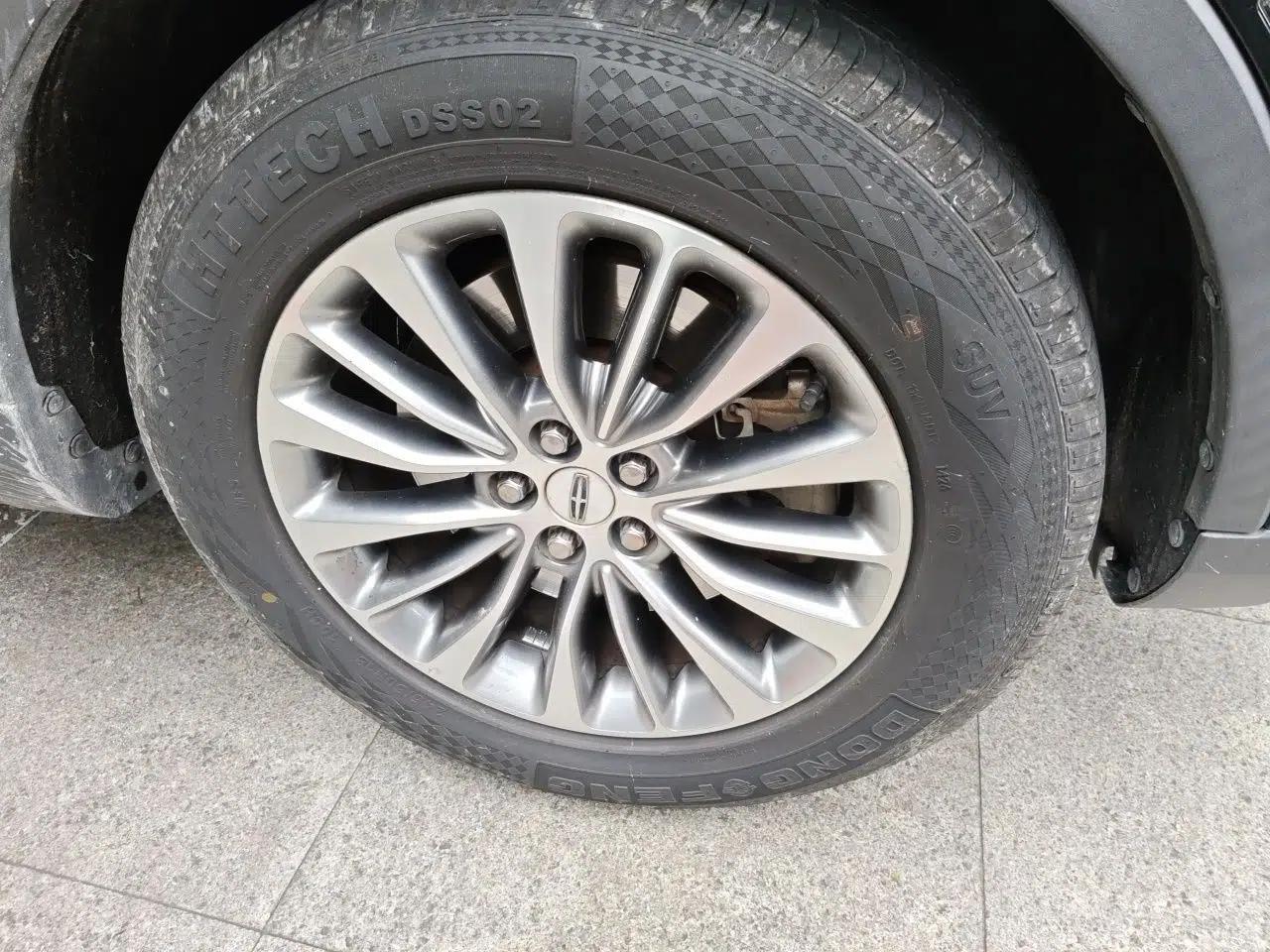Lincoln MKX 2015 2.0T Four-Wheel Drive Luxury Edition — миниатюра 8