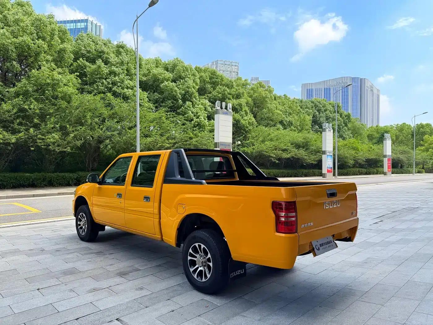 Qingling Isuzu T17 2023 Model 3.0T Diesel Four-Wheel Drive Flatbed Truck with Extended Wheelbase 4KH1CT6H1 — миниатюра 8