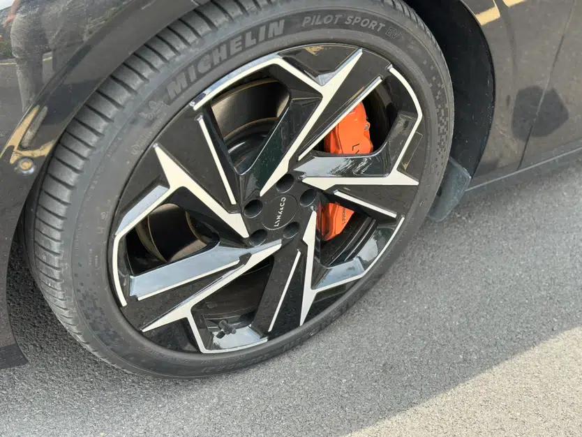Lynk & Co Z10 2025 STARBUFF 95 kWh 680 km All-Wheel Drive Intelligent Driving — миниатюра 16