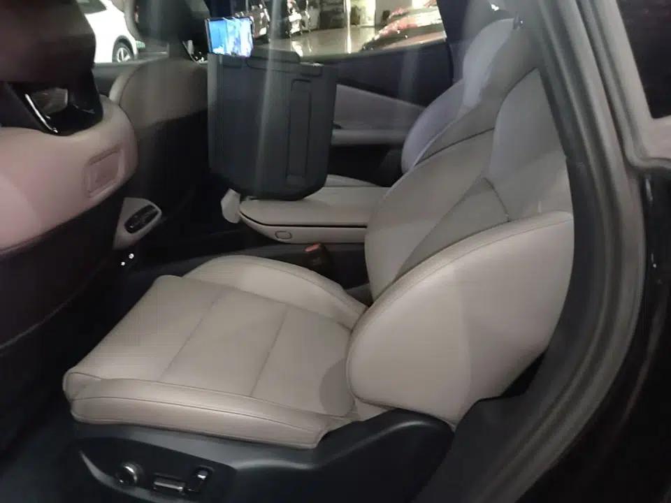 Lynk & Co Z10 2025 STARBUFF 95 kWh 680 km All-Wheel Drive Intelligent Driving — миниатюра 26