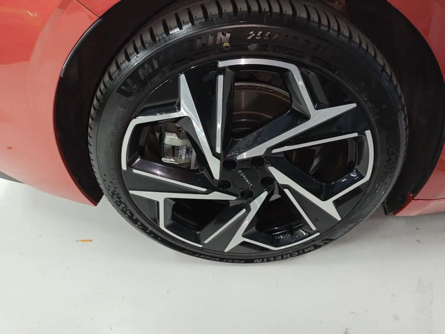 Lynk & Co Z10 2025 95 kWh 702 km All-Wheel Drive Intelligent Driving Ultra — миниатюра 11
