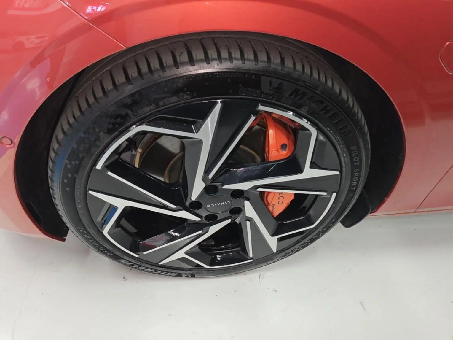 Lynk & Co Z10 2025 95 kWh 702 km All-Wheel Drive Intelligent Driving Ultra — миниатюра 10