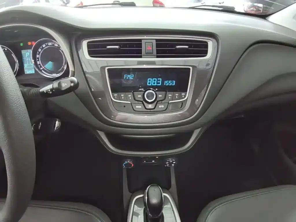 Chevrolet Aveo RV 2018 1.5L Automatic Smart Edition — миниатюра 13
