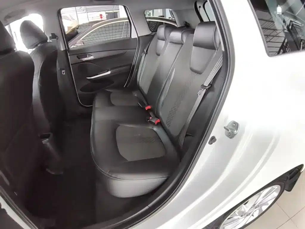 Chevrolet Aveo RV 2018 1.5L Automatic Smart Edition — миниатюра 17