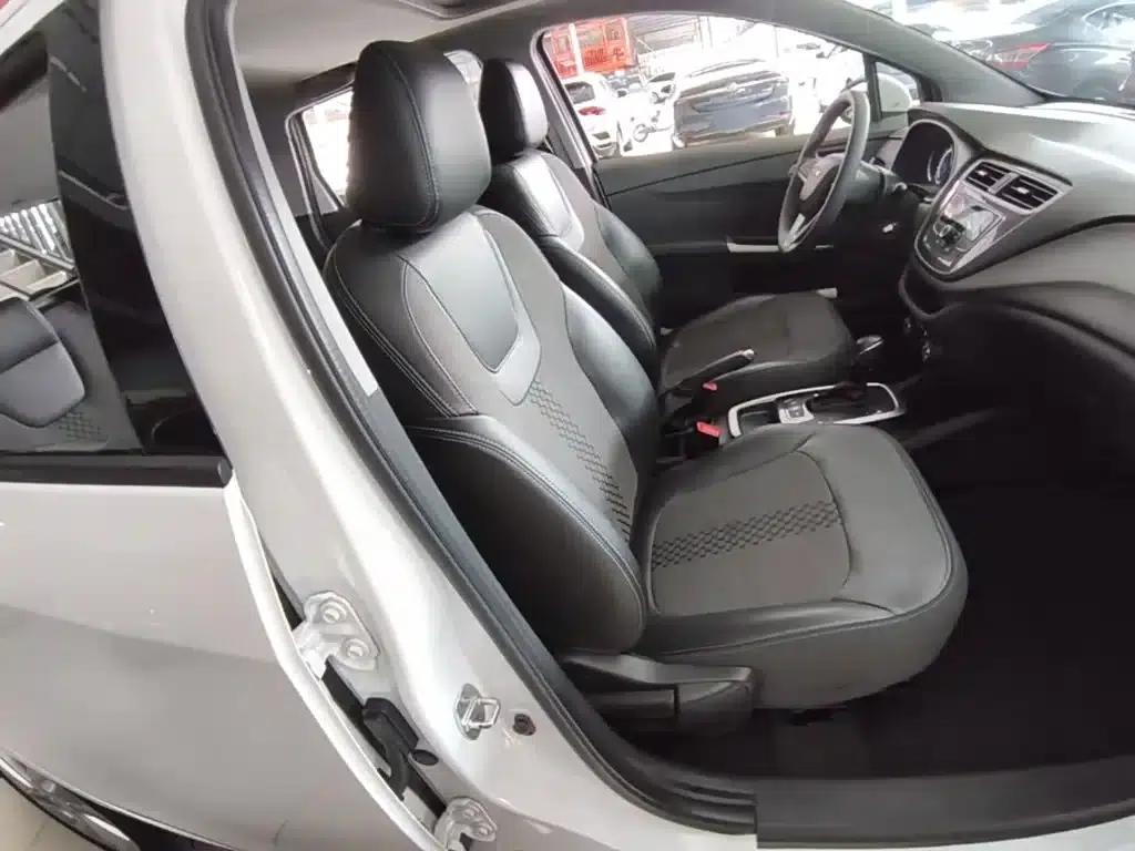 Chevrolet Aveo RV 2018 1.5L Automatic Smart Edition — миниатюра 25