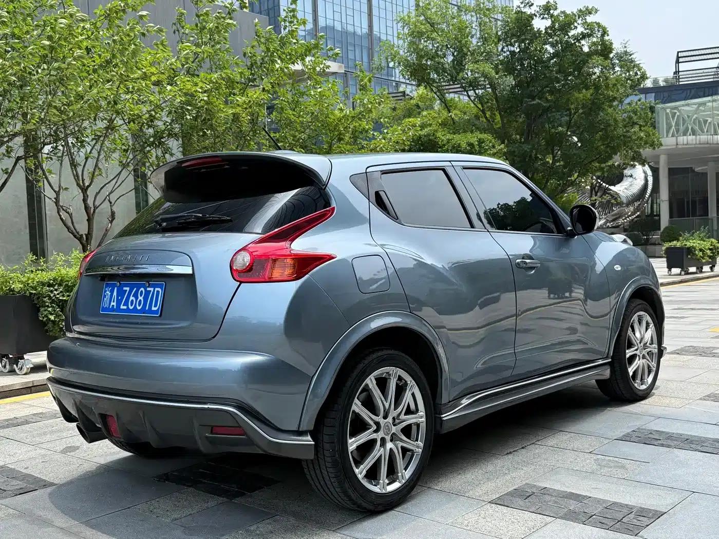 Infiniti ESQ 2014 1.6L Premium Edition — миниатюра 4