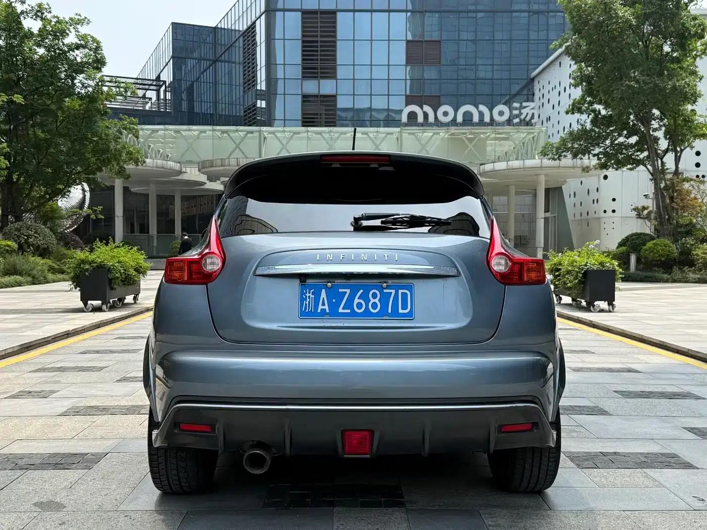 Infiniti ESQ 2014 1.6L Premium Edition — миниатюра 5