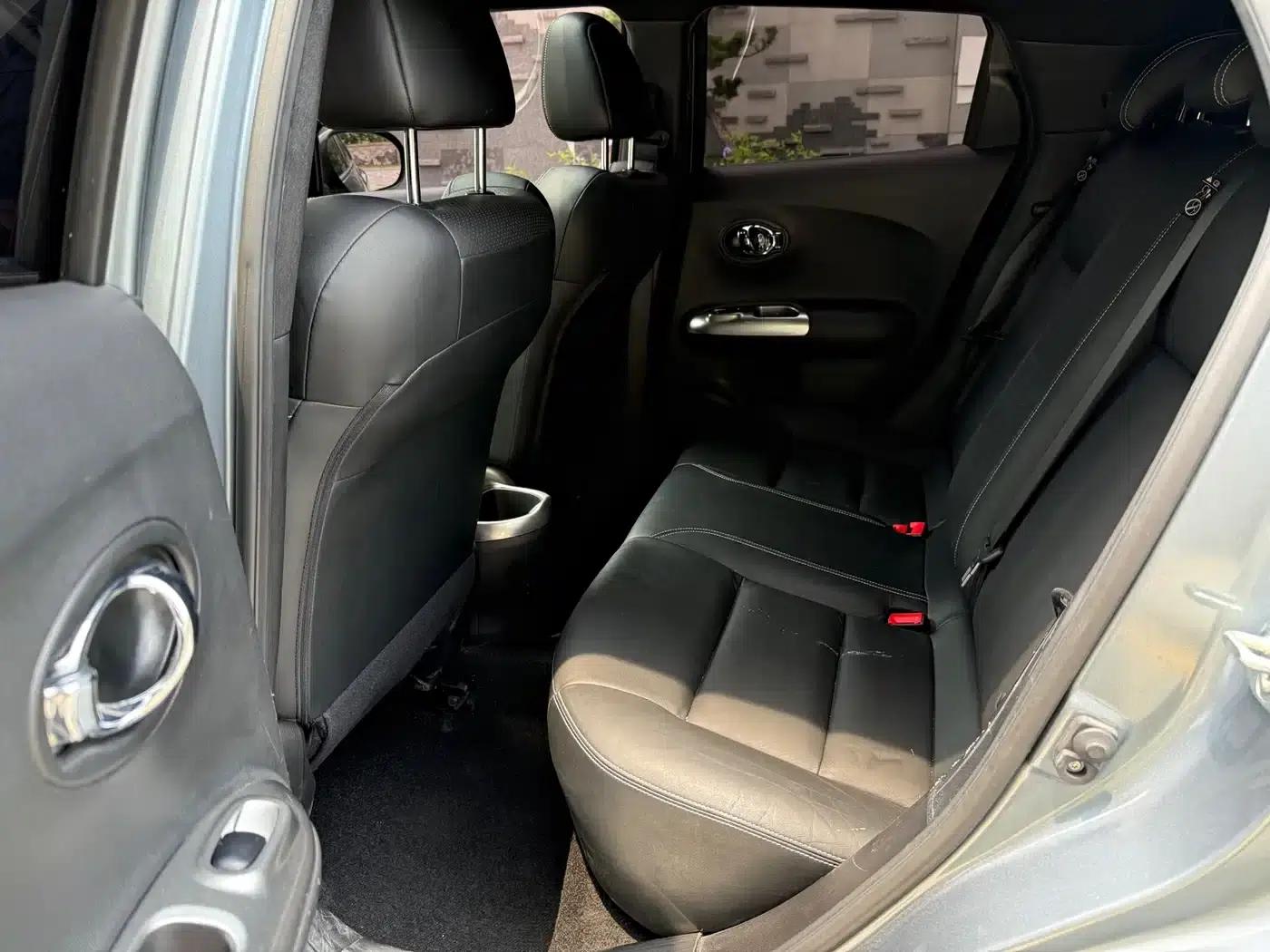 Infiniti ESQ 2014 1.6L Premium Edition — миниатюра 8