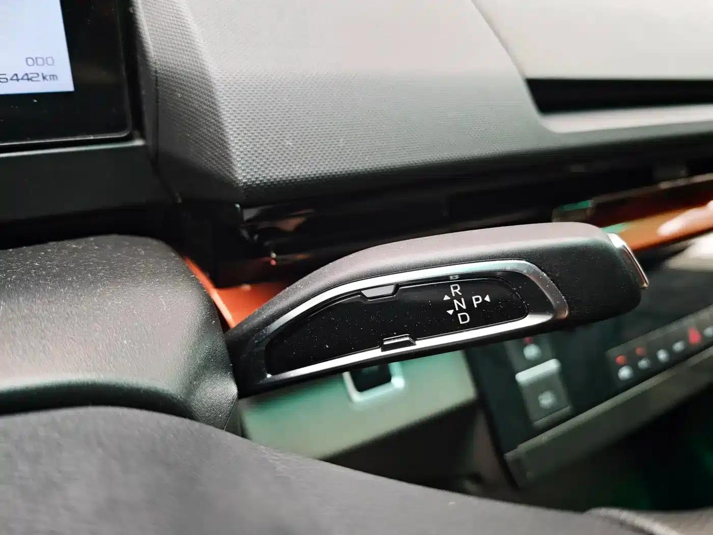 2025 Remote Super VAN, Driving Edition, Mid-Wheelbase High Roof, 68kWh Smart Chip — миниатюра 12