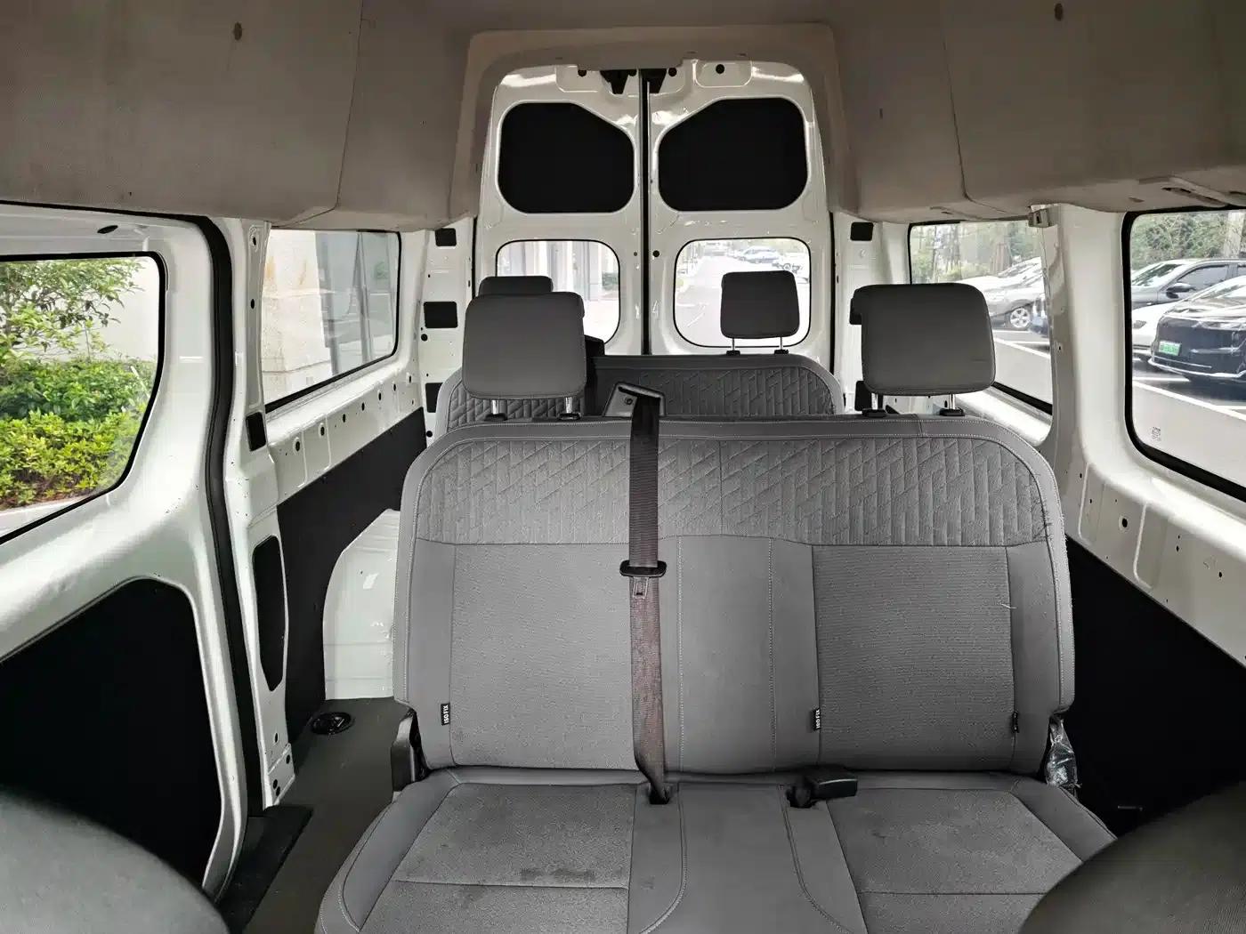 2025 Remote Super VAN, Driving Edition, Mid-Wheelbase High Roof, 68kWh Smart Chip — миниатюра 13