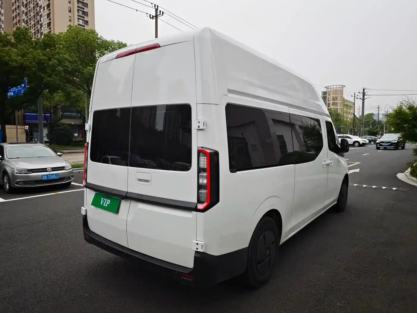 2025 Remote Super VAN, Driving Edition, Mid-Wheelbase High Roof, 68kWh Smart Chip — миниатюра 19