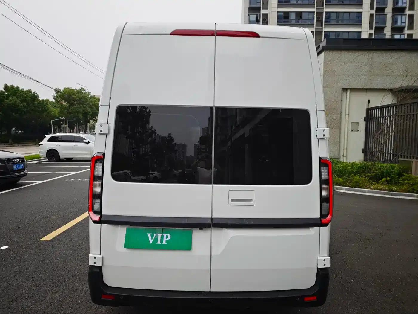 2025 Remote Super VAN, Driving Edition, Mid-Wheelbase High Roof, 68kWh Smart Chip — миниатюра 20