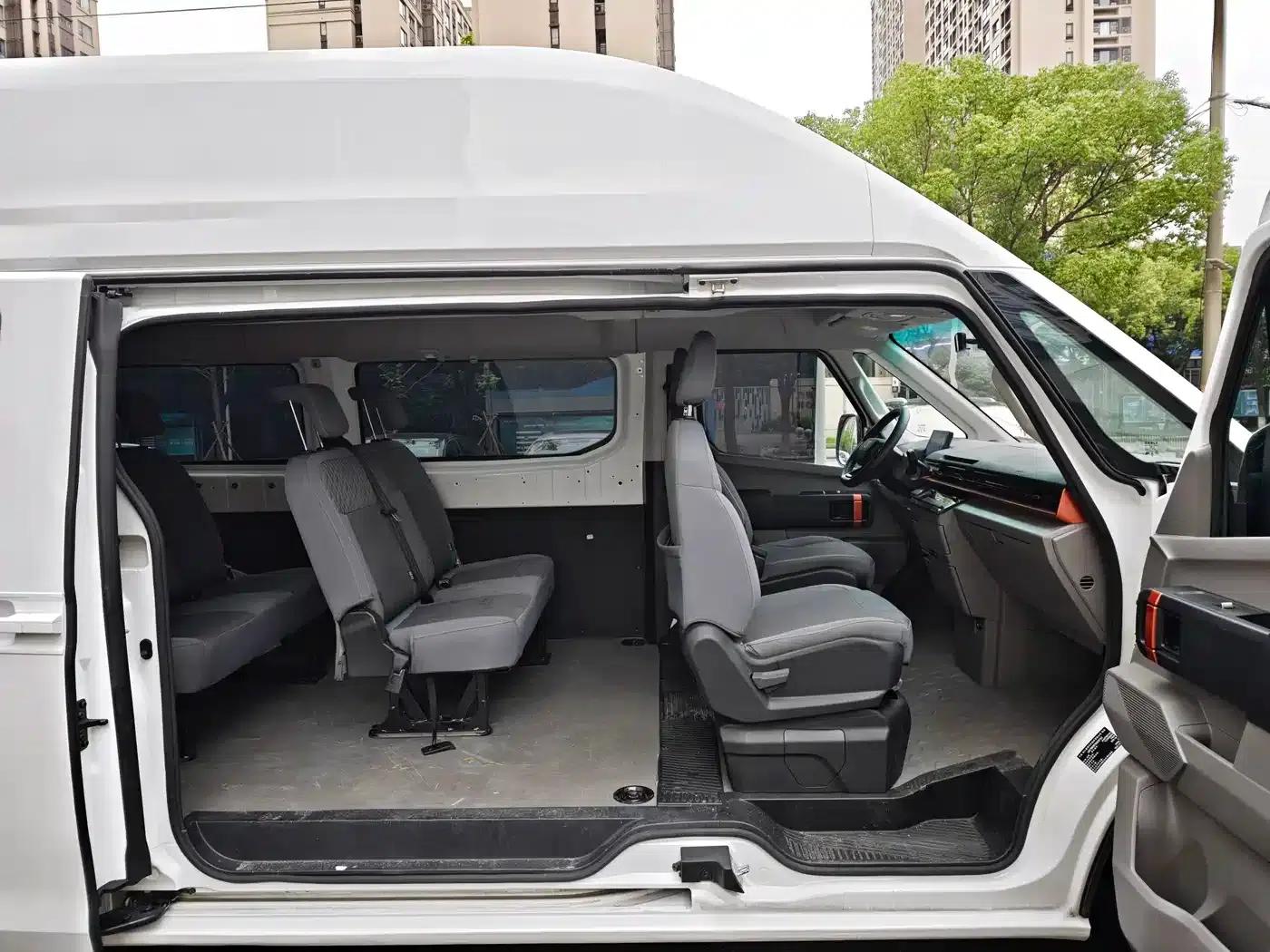 2025 Remote Super VAN, Driving Edition, Mid-Wheelbase High Roof, 68kWh Smart Chip — миниатюра 7