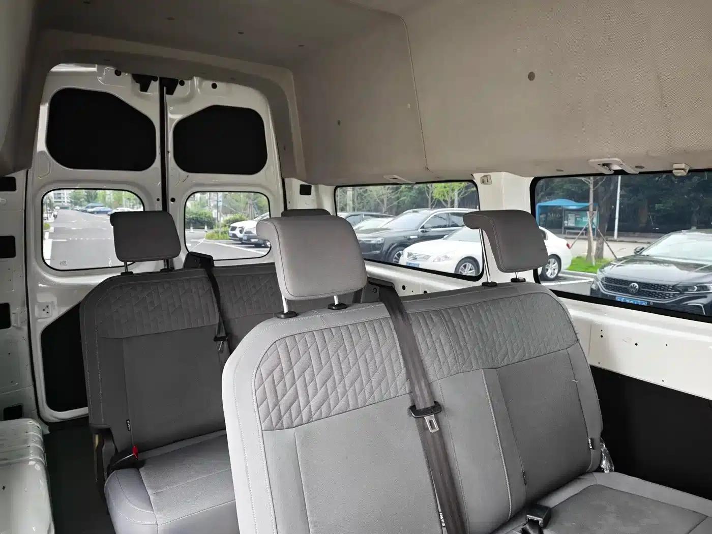 2025 Remote Super VAN, Driving Edition, Mid-Wheelbase High Roof, 68kWh Smart Chip — миниатюра 10