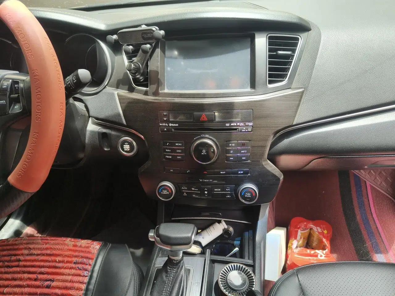 Kia Cadenza 2012 2.4L Luxury Version — миниатюра 13