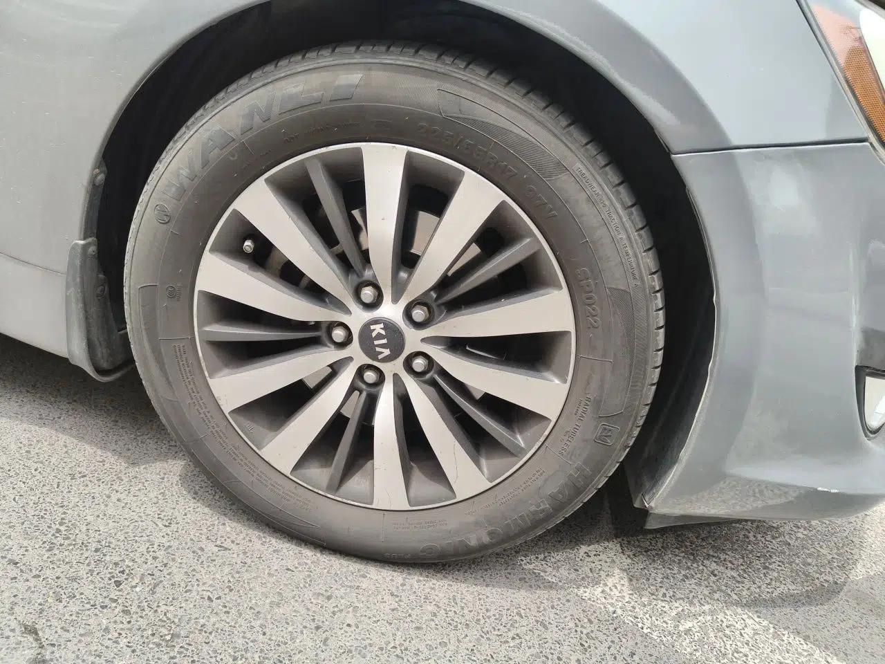 Kia Cadenza 2012 2.4L Luxury Version — миниатюра 8