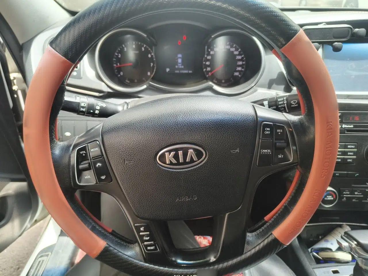 Kia Cadenza 2012 2.4L Luxury Version — миниатюра 10